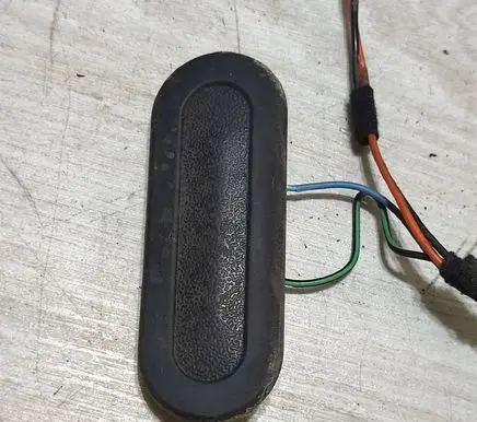 Fiat 500X Tailgate opening switch 32795770