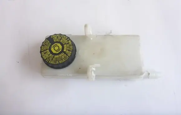 Peugeot 308 Brake fluid reservoir 9680931580