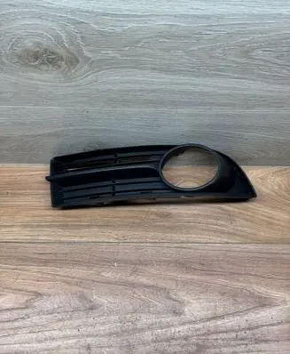 Volkswagen Touran I Front tow hook cap/cover 1T0853666A 13404