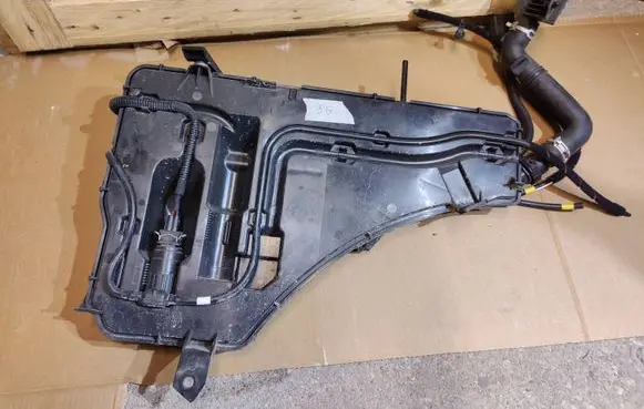 Alfa Romeo Stelvio Windshield washer fluid reservoir/tank 50535936 50541382