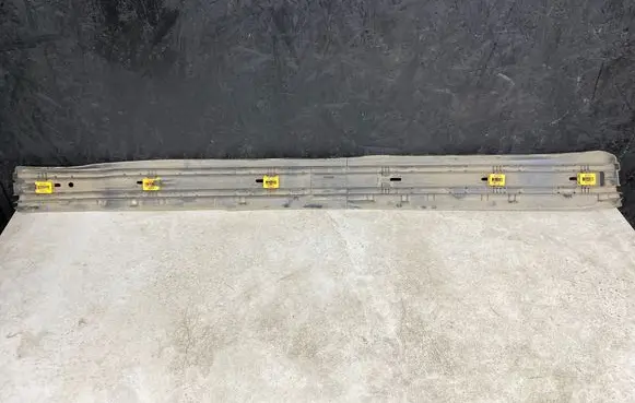 Volvo V70 Center/middle under tray cover 8638961
