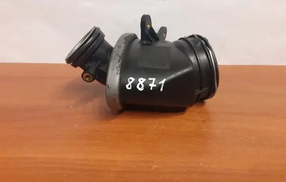 Mercedes-Benz C W204 Intake resonator A6460981007 8871