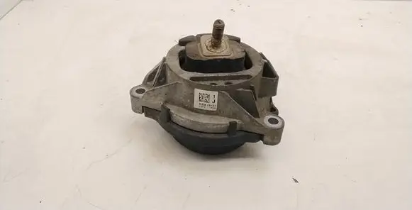BMW 3 F30 F35 F31 Engine mount bracket 6856184 210313