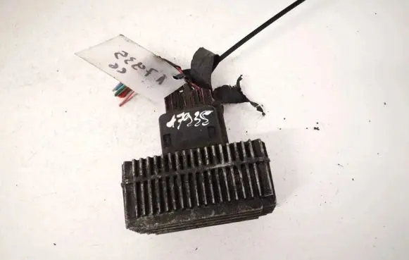 Opel Zafira B Glow plug pre-heat relay 55353011