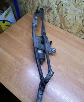 Volvo S60 Front wiper linkage and motor 9171901