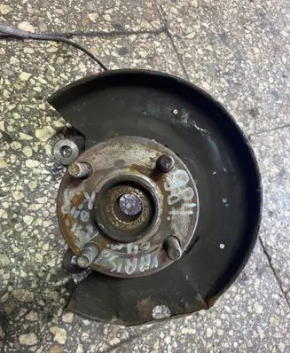 Toyota Yaris Front wheel hub