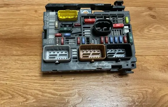 Peugeot Partner BSM Control unit 9675878480