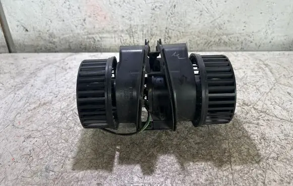 Chrysler Pacifica Heater fan/blower 790836L