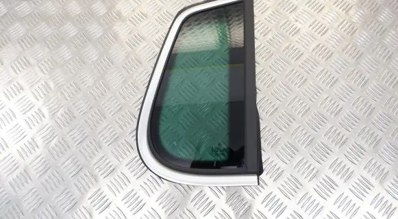 Volkswagen Tiguan Rear side window 5N0845042S