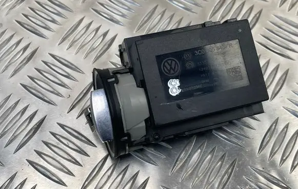 Volkswagen PASSAT B6 Ignition lock 3C0905843R 33303401