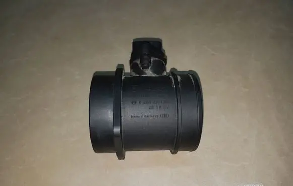 Volvo S60 Mass air flow meter 0280218088