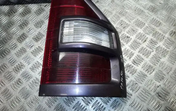 Mitsubishi Pajero Rear/tail lights NOCODE