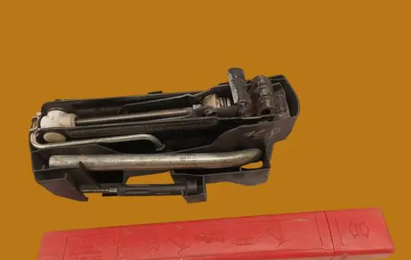 Seat Cordoba (6L) Lift Jack 6K0011031B