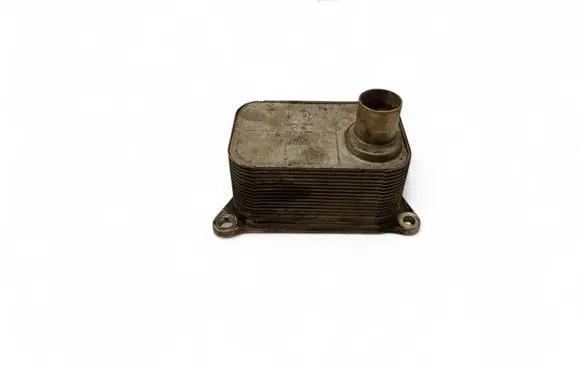 Audi Q3 8U Engine oil radiator 06J117021Q