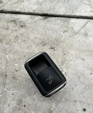 Mercedes-Benz ML W166 Tailgate opening switch 10076442