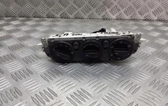 Ford Focus Interior fan control switch 7M5T-19980-AA