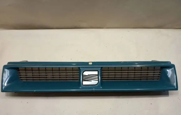 Seat Toledo I (1L) Front bumper upper radiator grill 1L0853653
