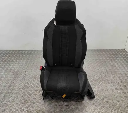 Peugeot 3008 II Front driver seat 1622708680