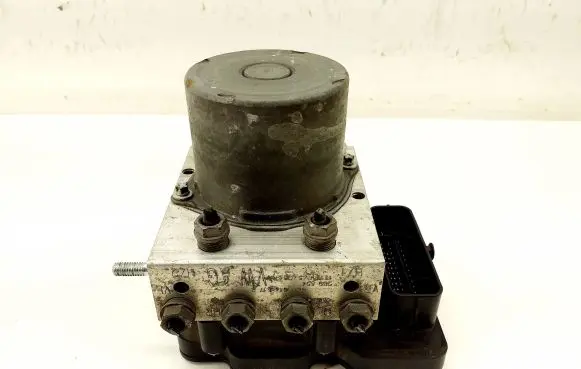 Skoda Fabia Mk3 (NJ) ABS Pump 6C0907379R 6R0907379BA