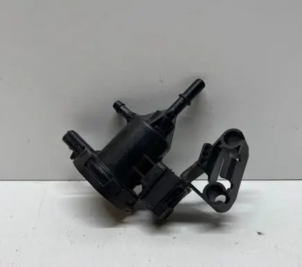 Mercedes-Benz GLC X253 C253 Vacuum valve A0014760532