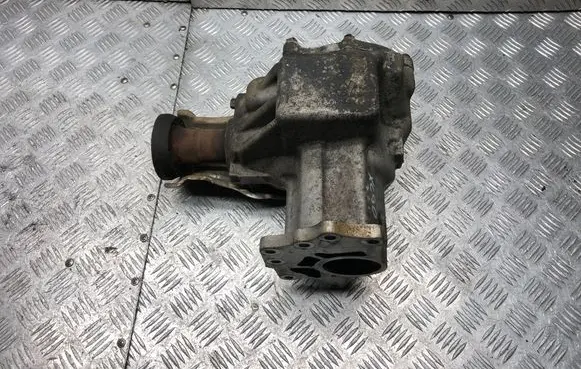 Gearbox transfer box case