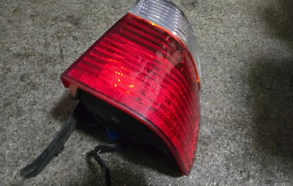 BMW 5 E39 Rear/tail lights 6902532 2496339