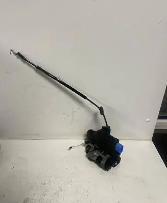 Volkswagen Golf V Front door lock 3D1837016AC 3D1837016A
