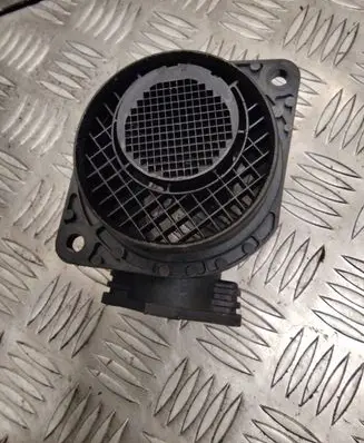 Skoda Octavia Mk2 (1Z) Mass air flow meter 0281002531 038906461B
