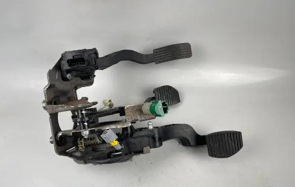 Peugeot 208 I Pedal assembly 9682171580 9671433780