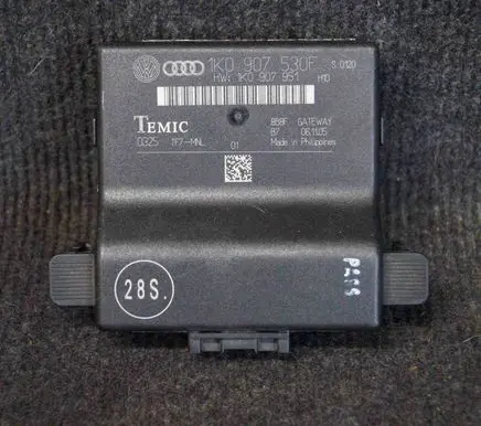 Volkswagen Golf V Gateway control module 1K0907530F