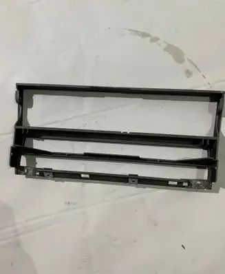 BMW 5 E39 Radio/GPS head unit trim 8247302