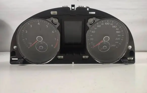 Volkswagen PASSAT B7 Speedometer (instrument cluster) 3AA920870B AUT202085