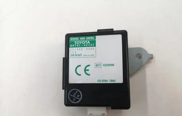Toyota RAV 4 (XA20) Door control unit/module 8974142151