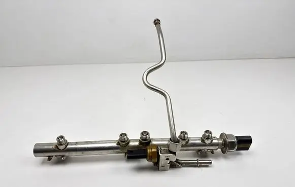 BMW 3 E90 E91 Fuel main line pipe 7562474