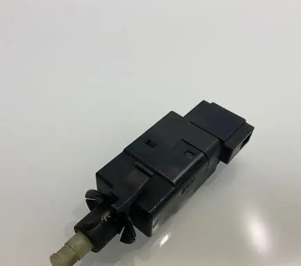 Mercedes-Benz CLS C219 Brake pedal sensor switch 0015454009 A0015454009