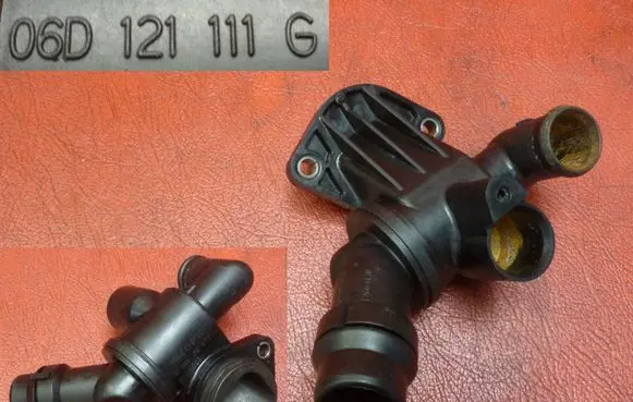 Thermostat/thermostat housing