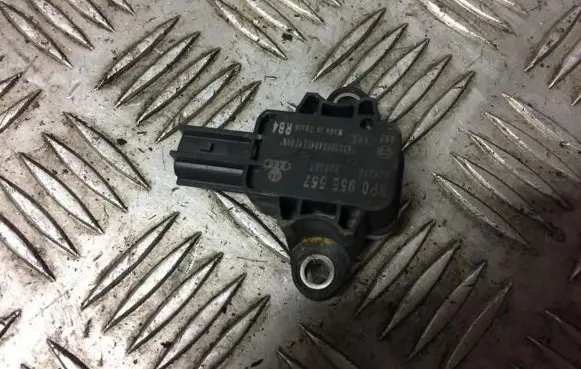 Audi A4 S4 B7 8E 8H Airbag deployment crash/impact sensor 8p0955557