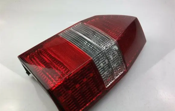 Mitsubishi Space Runner Rear/tail lights MR465608 F3482
