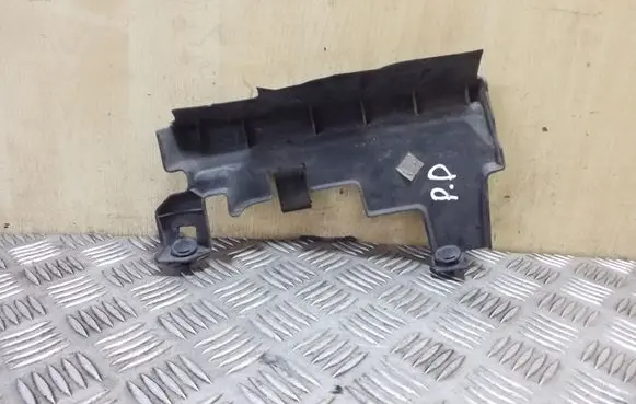 Land Rover Discovery 3 - LR3 Intercooler air guide/duct channel DHN000083