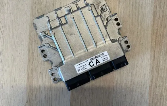Nissan Juke I F15 Engine control unit/module 237106PB10CA