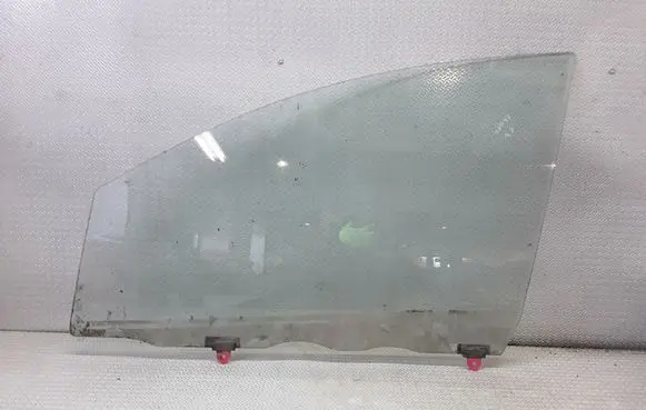 Toyota Avensis Verso Front door window glass four-door