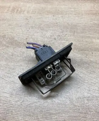 Ford Mondeo MK II Heater blower motor/fan resistor 93BW18B647AB