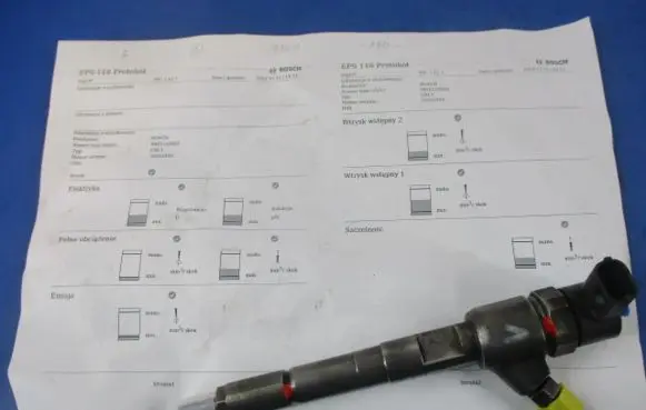 Opel Combo C Fuel injector 22052492