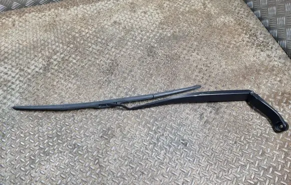 Chrysler Pacifica Windshield/front glass wiper blade 