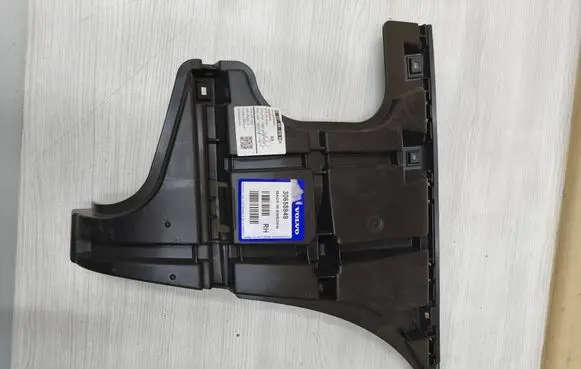 Rear bumper mounting bracket