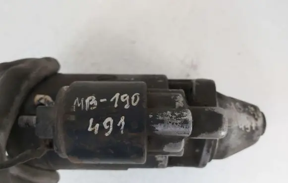 Mercedes-Benz 190 W201 Starter motor 0001314038 005823097