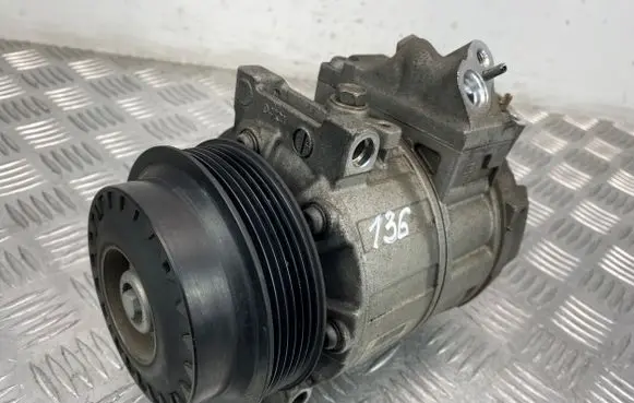 Mercedes-Benz C W204 Air conditioning (A/C) compressor (pump) A0008307800 3114118367 Z0006615J