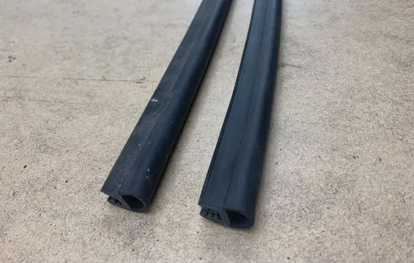 BMW 3 E90 E91 Engine compartment rubber 51767158690 7158690 51767158689