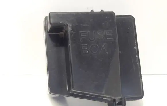 Mazda 323 Fuse box cover 1377278L01