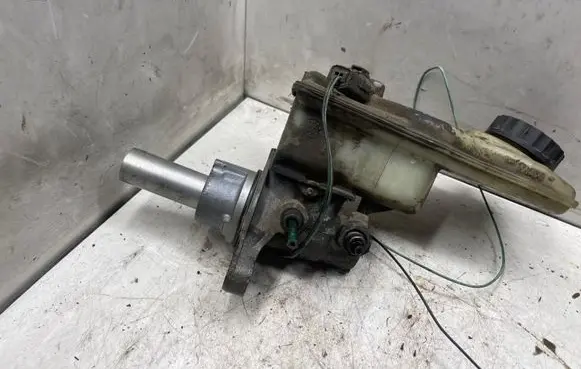 Renault Megane II Master brake cylinder 0204YZ1951